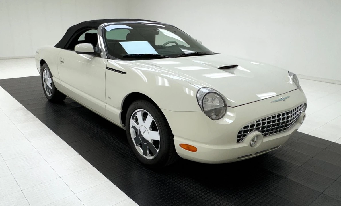 2003 Ford Thunderbird 11th Gen - Image 10 of 31