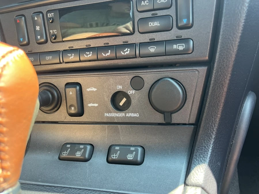 2003 Ford Thunderbird 11th Gen - Image 27 of 31