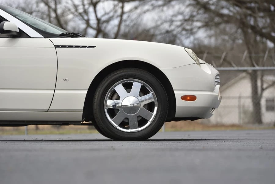 2003 Ford Thunderbird 11th Gen - Image 15 of 31