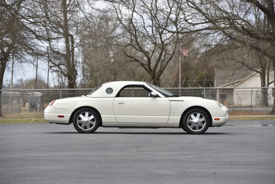 2003 Ford Thunderbird 11th Gen - Image 23 of 31