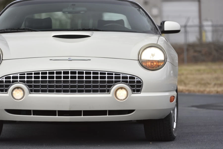 2003 Ford Thunderbird 11th Gen - Image 19 of 31