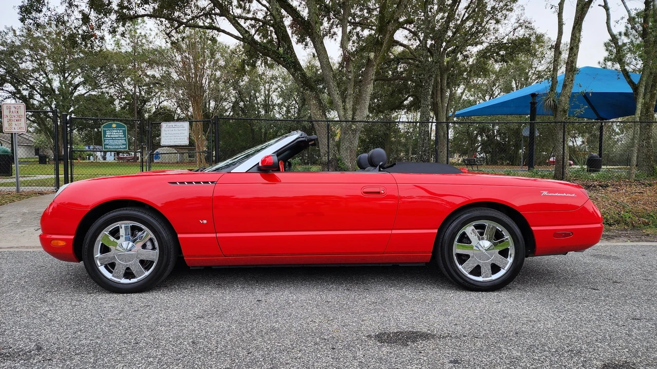 2003 Ford Thunderbird 11th Gen - Image 2 of 12