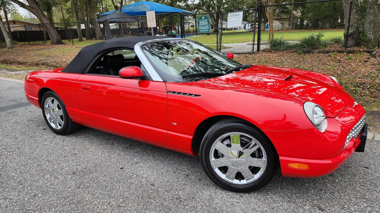 2003 Ford Thunderbird 11th Gen - Image 3 of 12