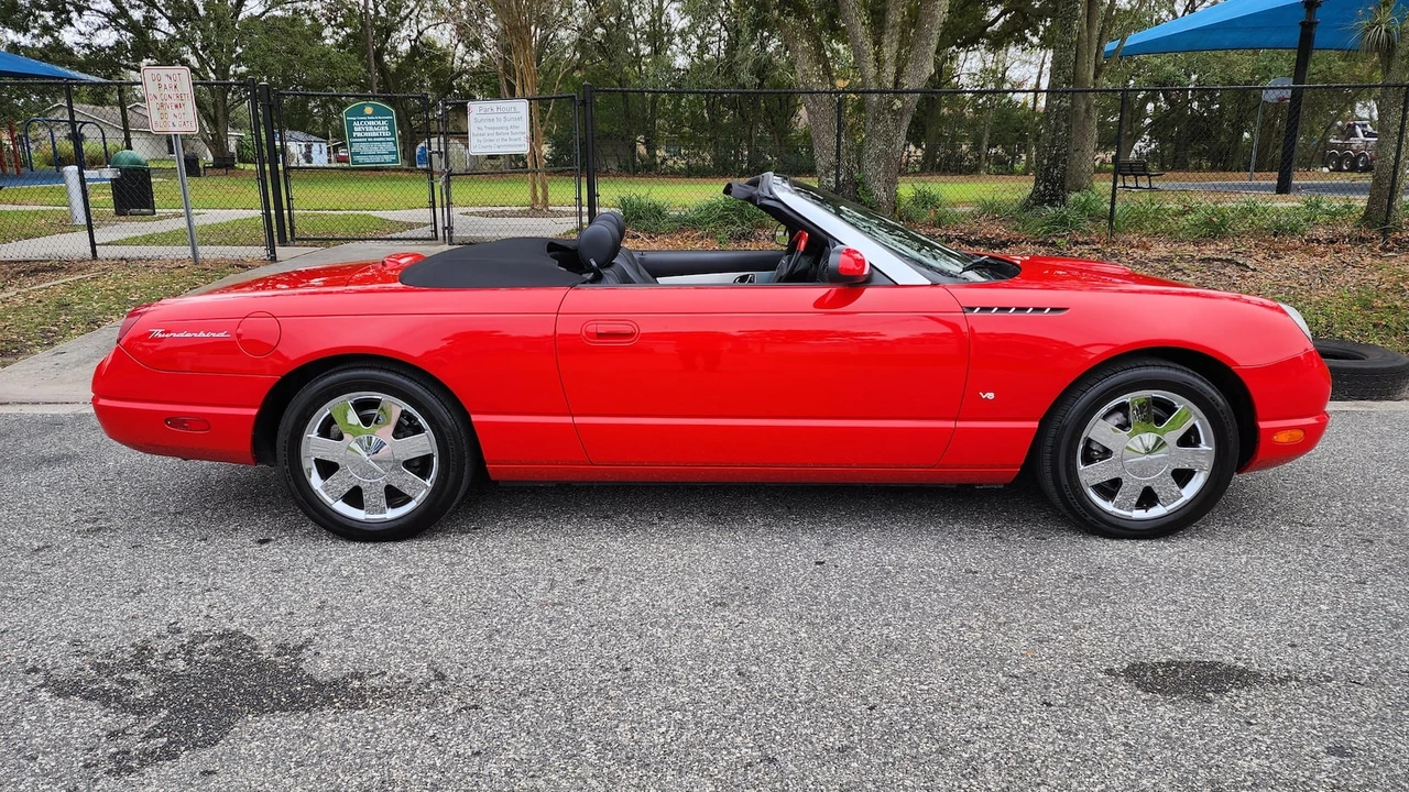 2003 Ford Thunderbird 11th Gen - Image 5 of 12
