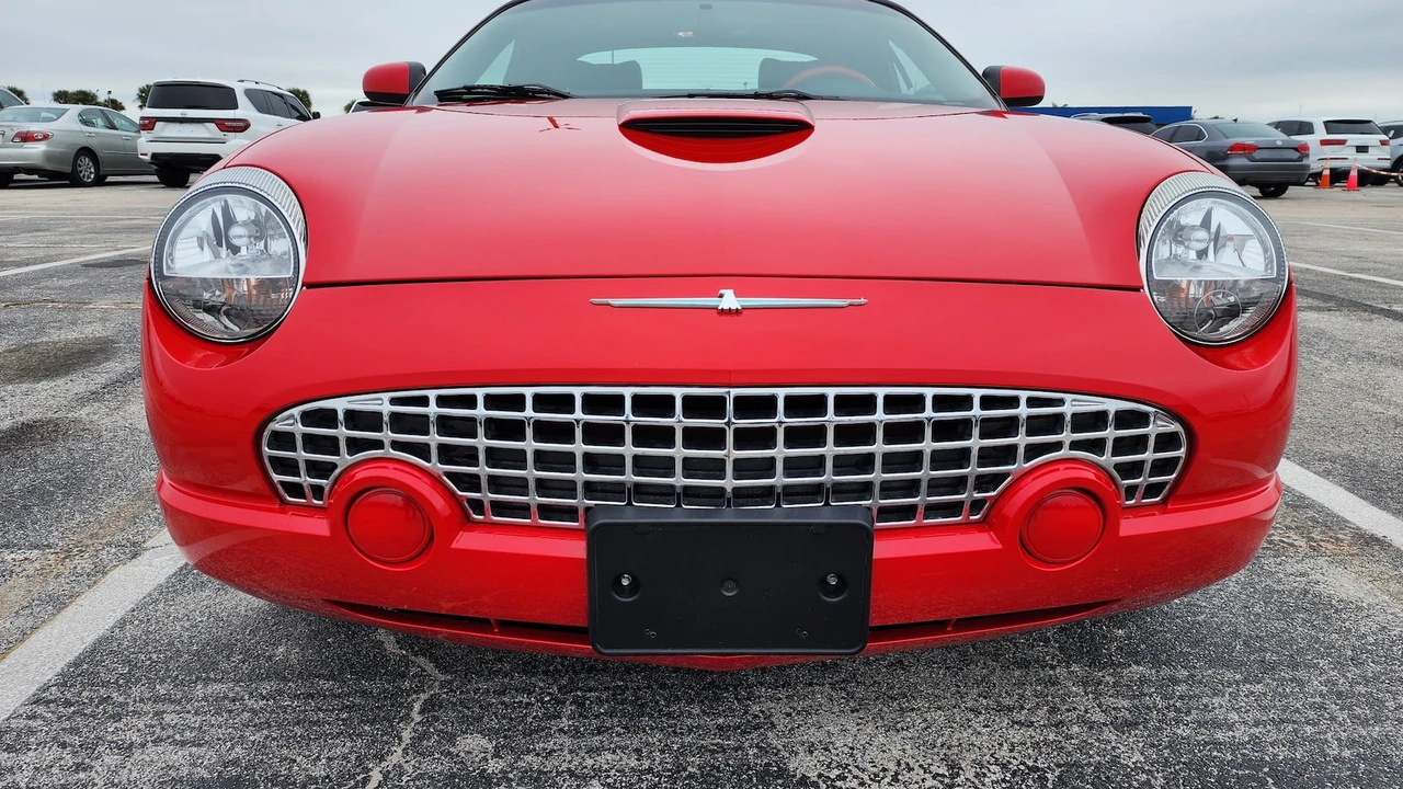 2003 Ford Thunderbird 11th Gen - Image 8 of 12