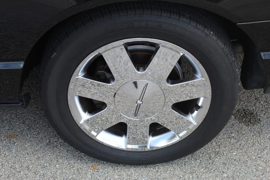 2003 Ford Thunderbird 11th Gen - Image 13 of 20