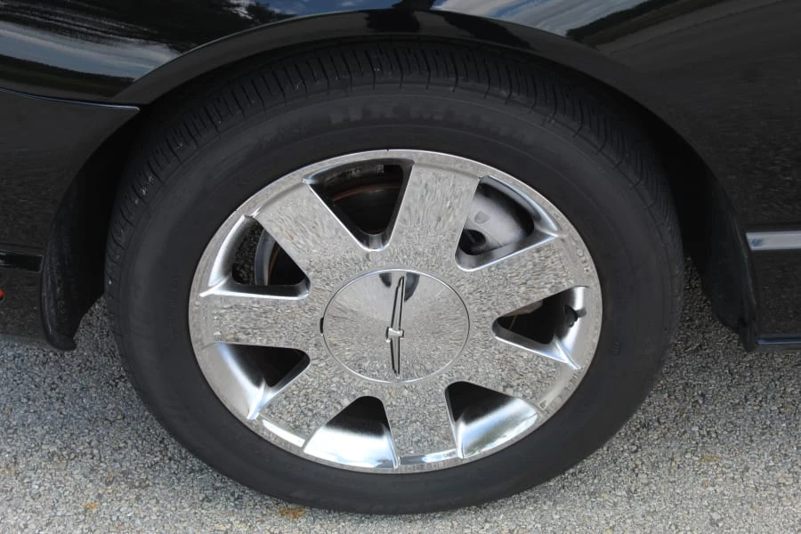 2003 Ford Thunderbird 11th Gen - Image 12 of 20