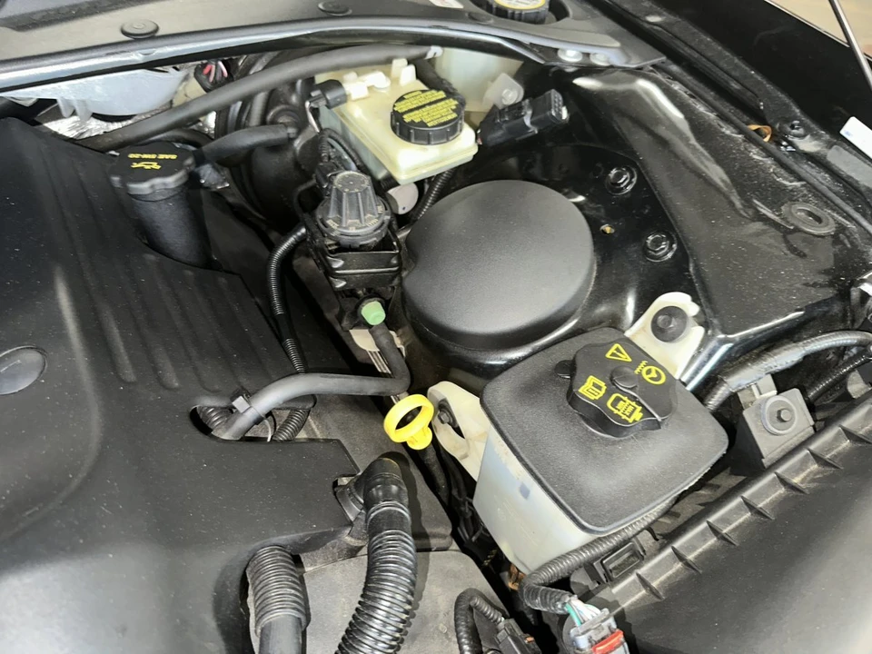 2003 Ford Thunderbird 11th Gen - Image 12 of 31