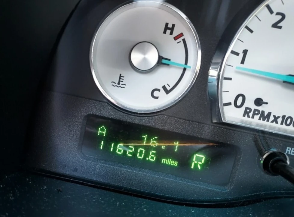 2003 Ford Thunderbird 11th Gen - Image 25 of 31
