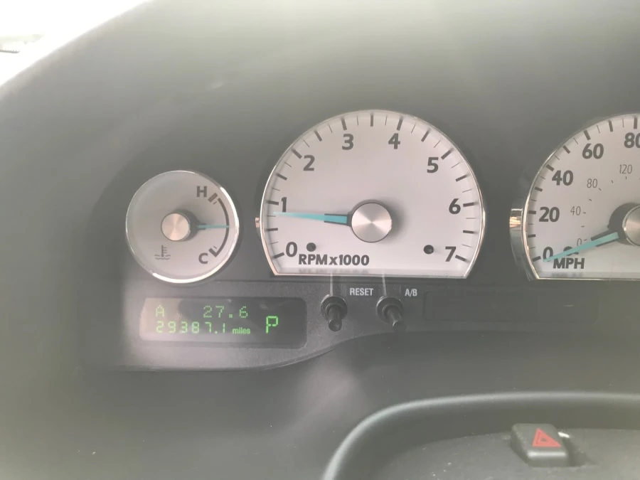 2003 Ford Thunderbird 11th Gen - Image 6 of 11