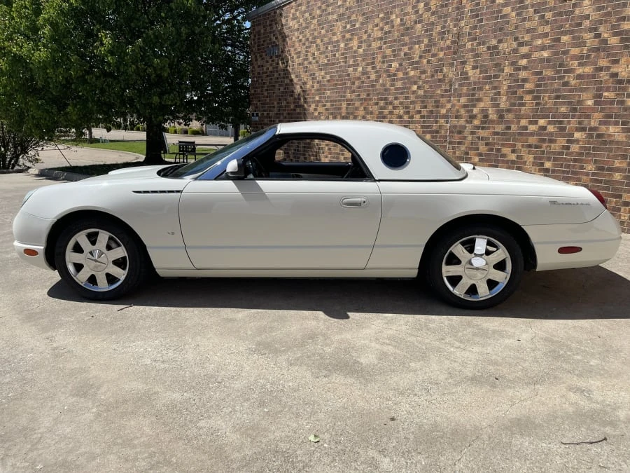 2003 Ford Thunderbird 11th Gen - Image 10 of 23