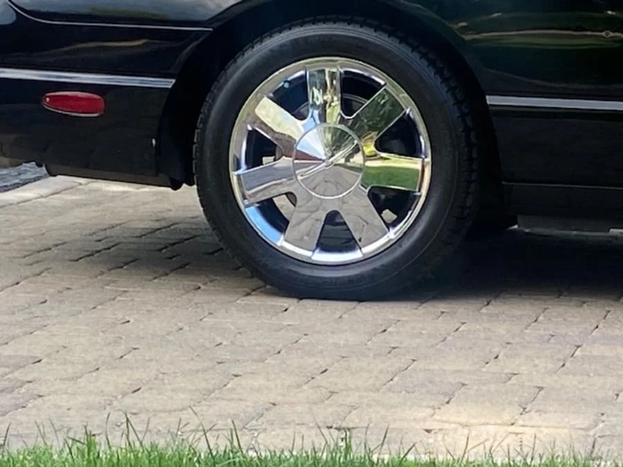 2003 Ford Thunderbird 11th Gen - Image 19 of 31
