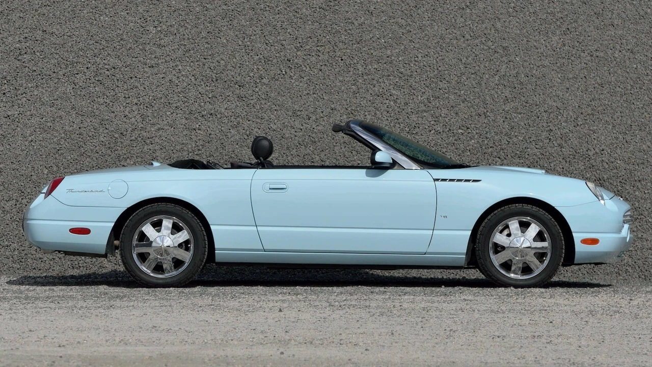 2003 Ford Thunderbird 11th Gen - Image 2 of 31