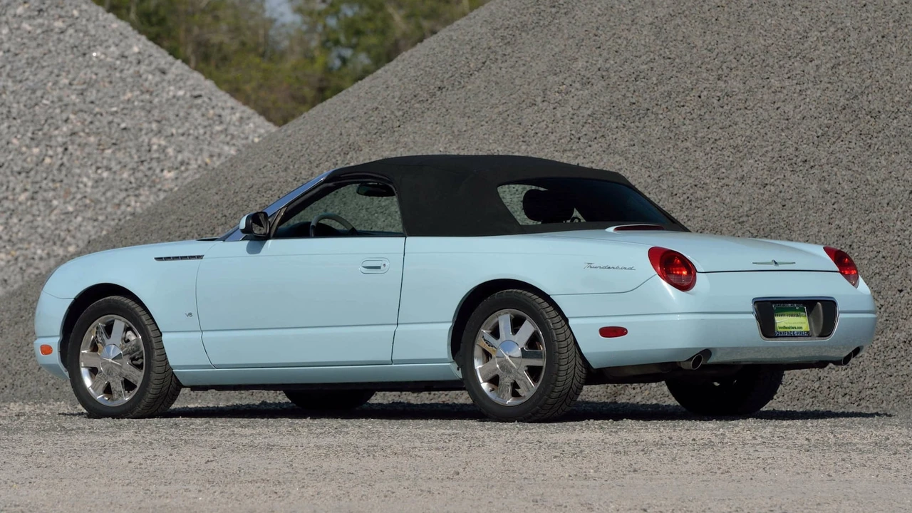 2003 Ford Thunderbird 11th Gen - Image 13 of 31