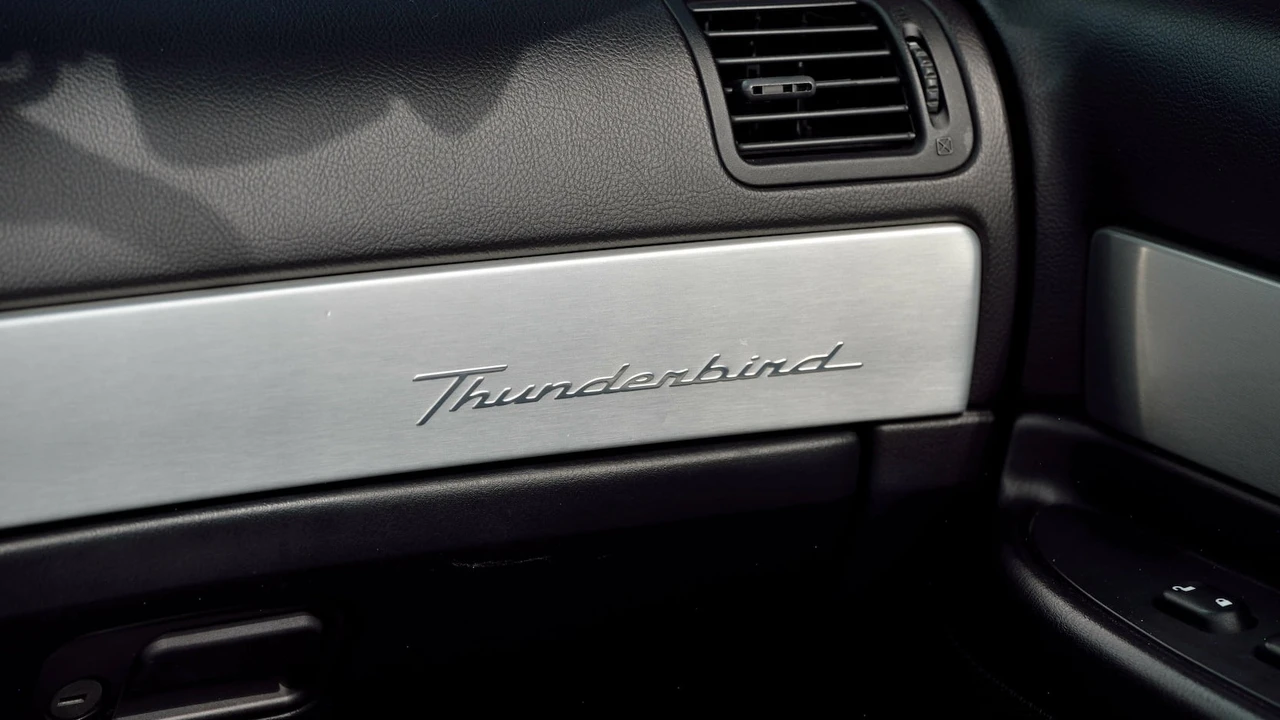 2003 Ford Thunderbird 11th Gen - Image 19 of 31