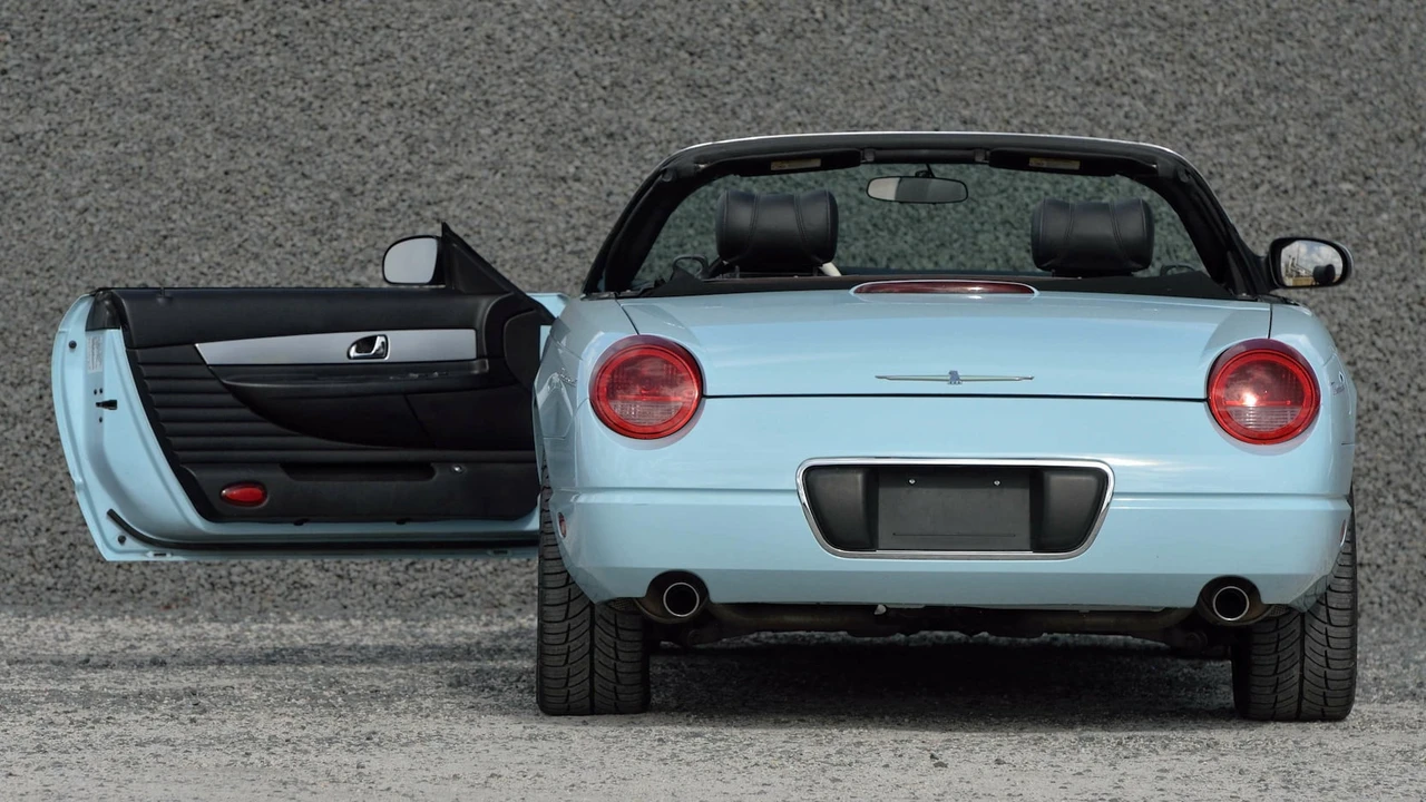 2003 Ford Thunderbird 11th Gen - Image 20 of 31