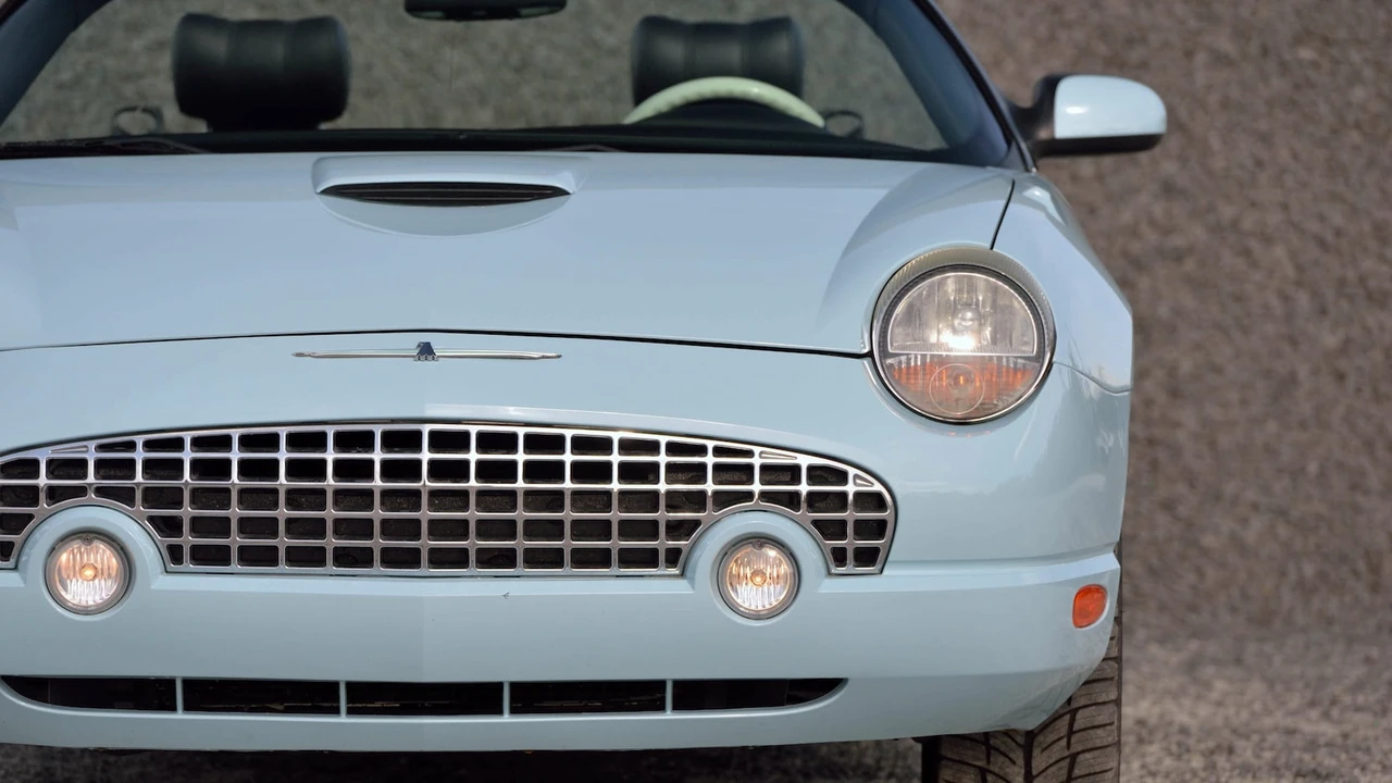 2003 Ford Thunderbird 11th Gen - Image 23 of 31