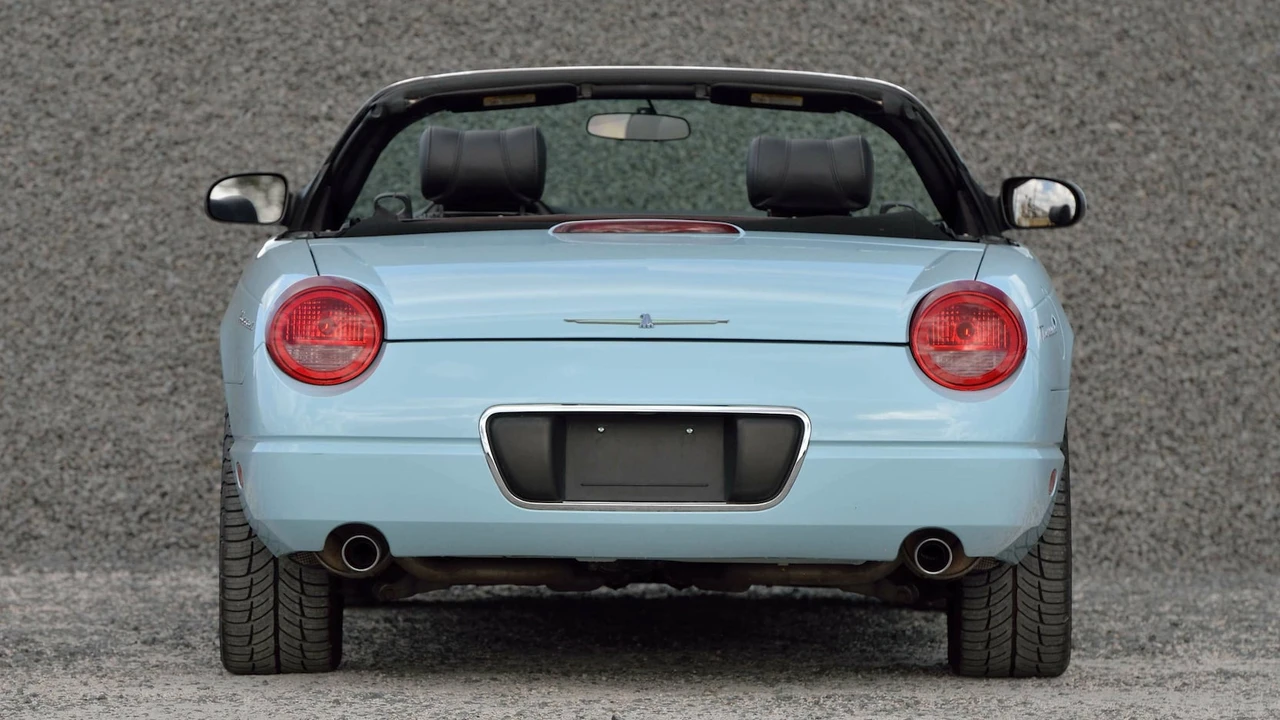 2003 Ford Thunderbird 11th Gen - Image 27 of 31