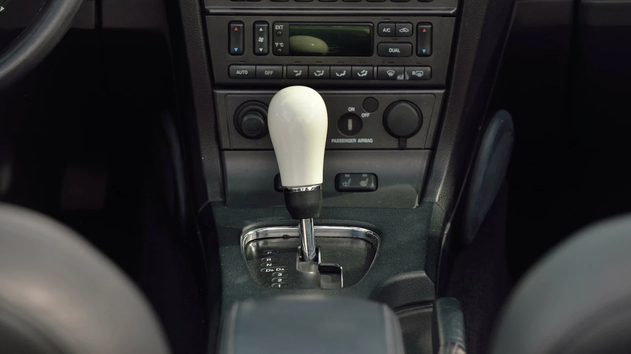 2003 Ford Thunderbird 11th Gen - Image 30 of 31