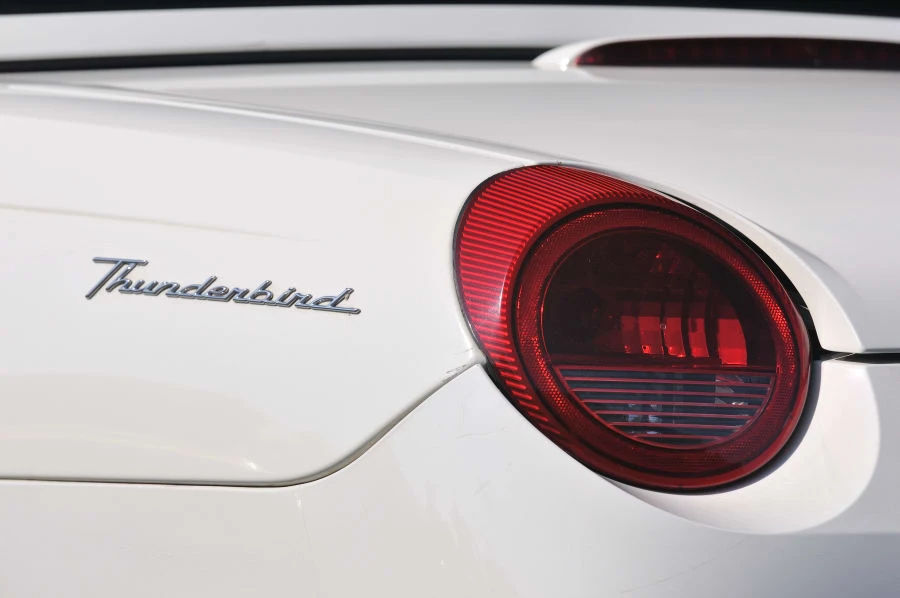 2003 Ford Thunderbird 11th Gen - Image 8 of 11