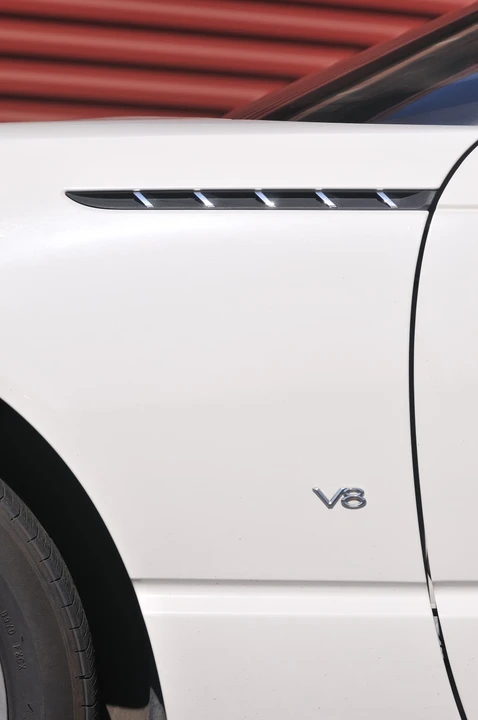 2003 Ford Thunderbird 11th Gen - Image 9 of 11