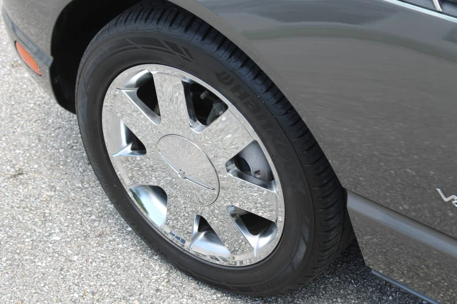 2003 Ford Thunderbird 11th Gen - Image 11 of 12