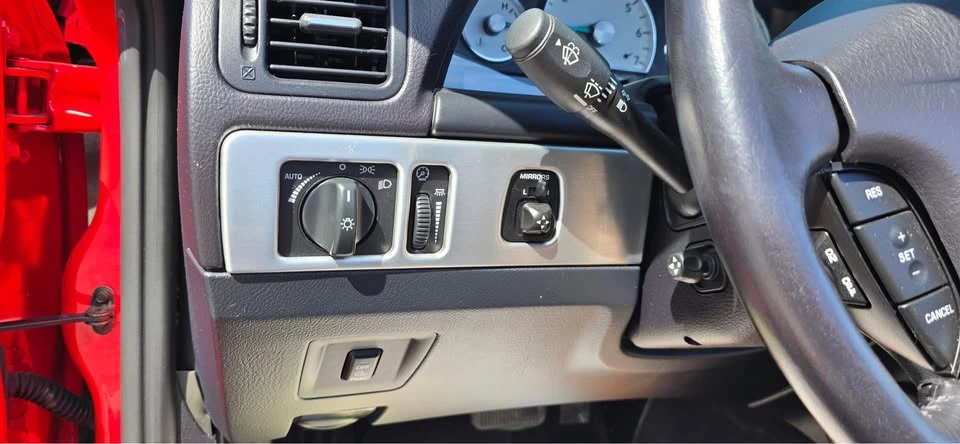 2003 Ford Thunderbird 11th Gen - Image 19 of 20