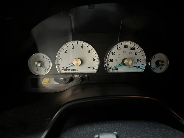 2003 Ford Thunderbird 11th Gen - Image 13 of 31