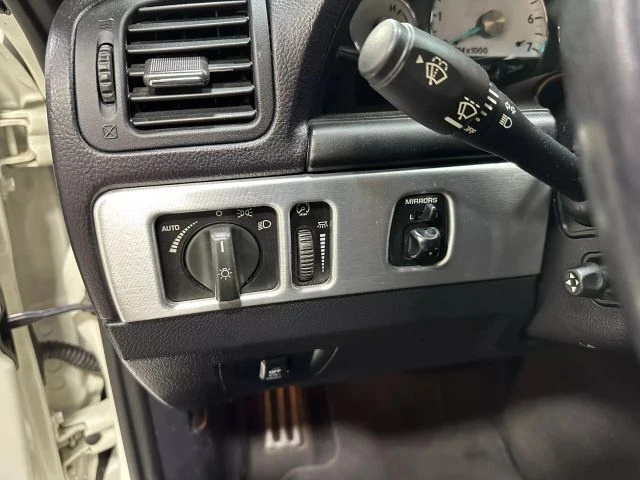 2003 Ford Thunderbird 11th Gen - Image 18 of 21