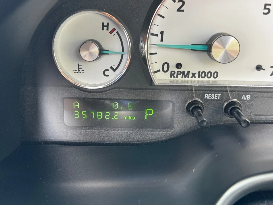 2003 Ford Thunderbird 11th Gen - Image 25 of 27