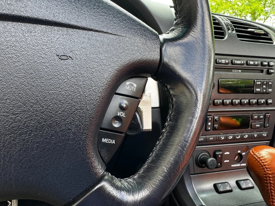 2003 Ford Thunderbird 11th Gen - Image 23 of 27