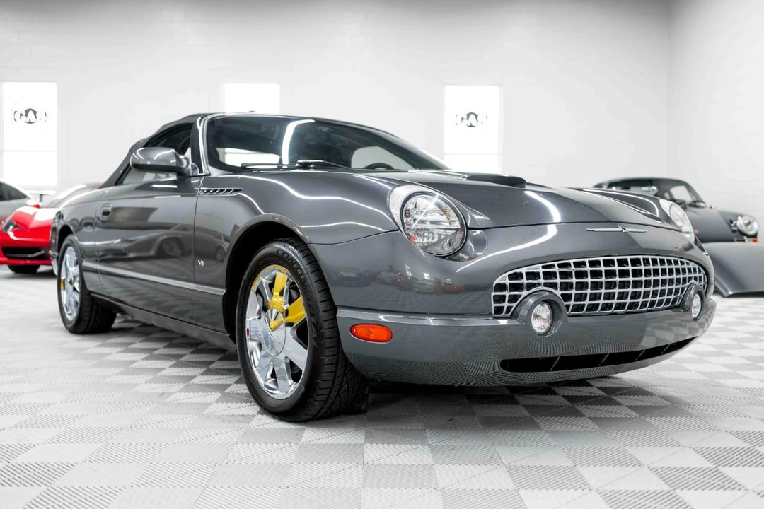 2003 Ford Thunderbird 11th Gen - Image 16 of 31