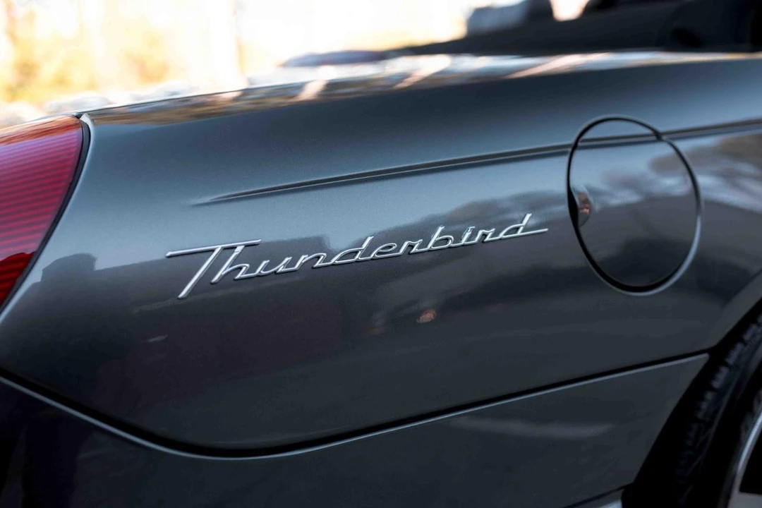 2003 Ford Thunderbird 11th Gen - Image 28 of 31