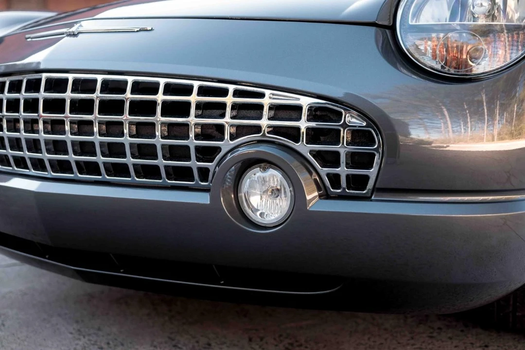 2003 Ford Thunderbird 11th Gen - Image 17 of 31