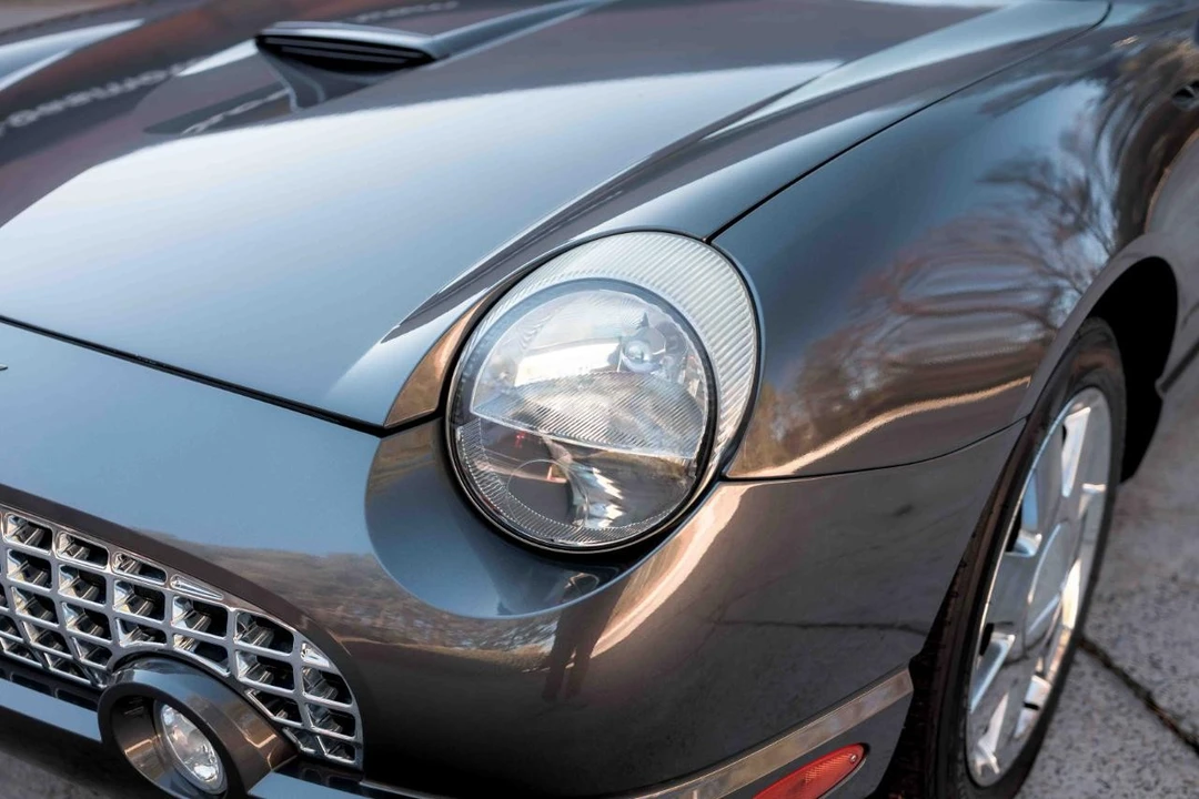 2003 Ford Thunderbird 11th Gen - Image 15 of 31