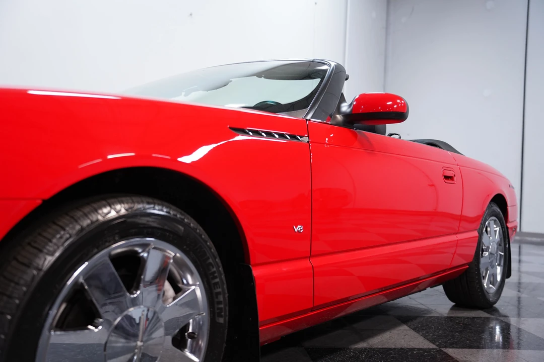 2003 Ford Thunderbird 11th Gen - Image 18 of 31