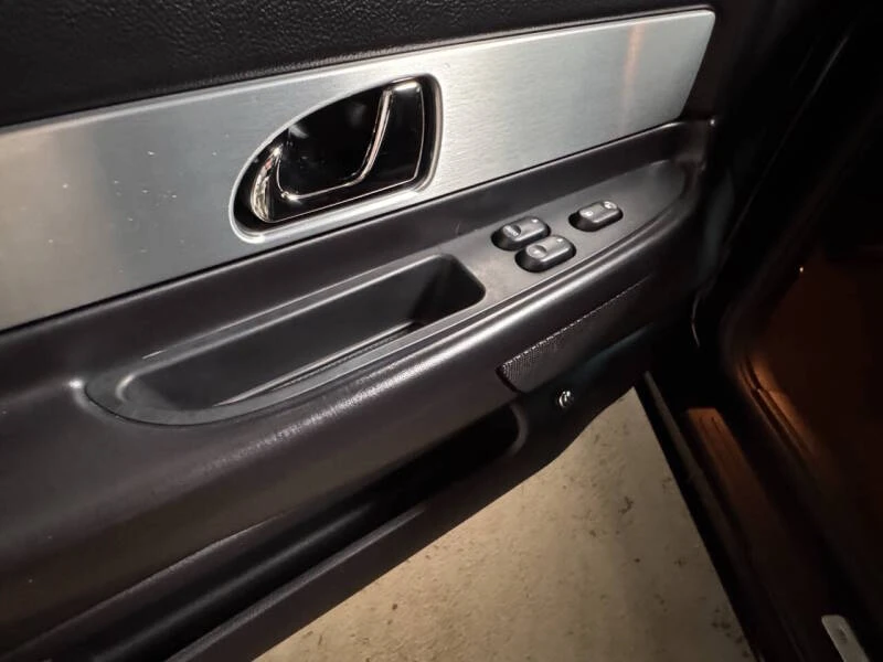 2003 Ford Thunderbird 11th Gen - Image 16 of 31