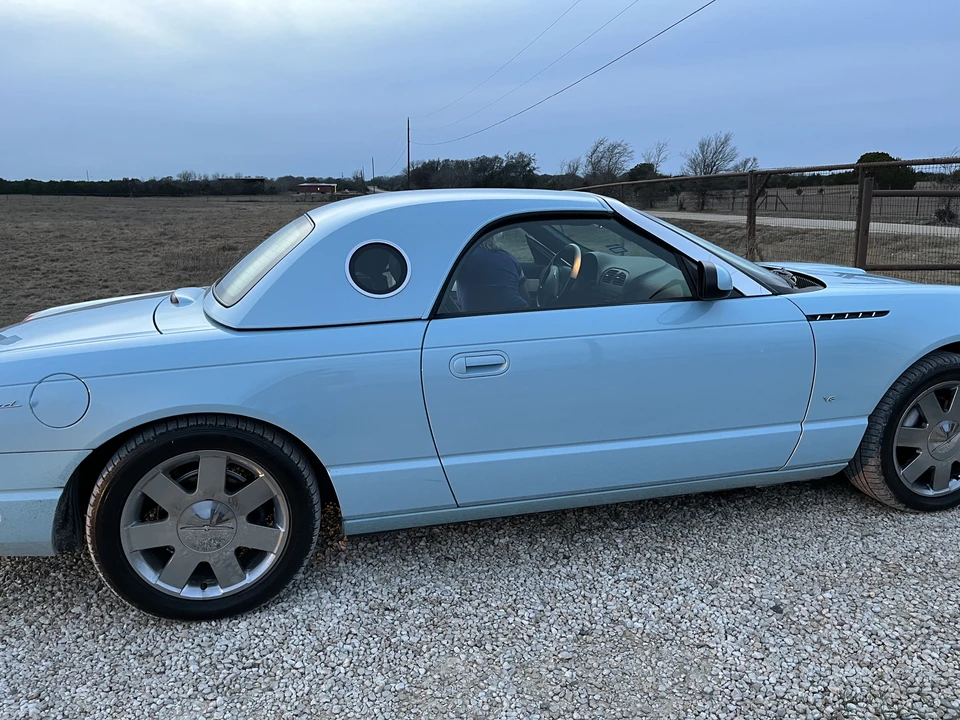 2003 Ford Thunderbird 11th Gen - Image 6 of 13