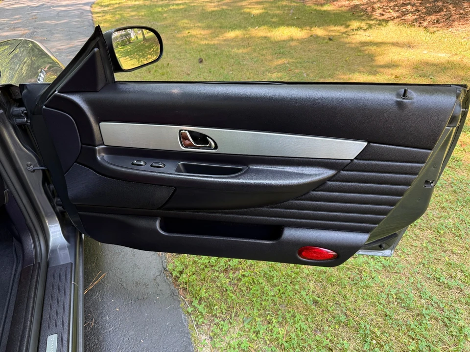 2003 Ford Thunderbird 11th Gen - Image 19 of 31