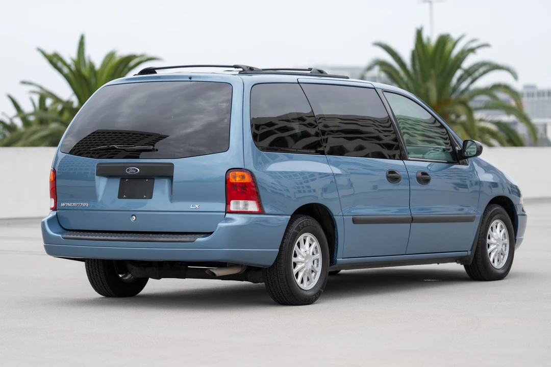 2003 Ford - Image 11 of 31