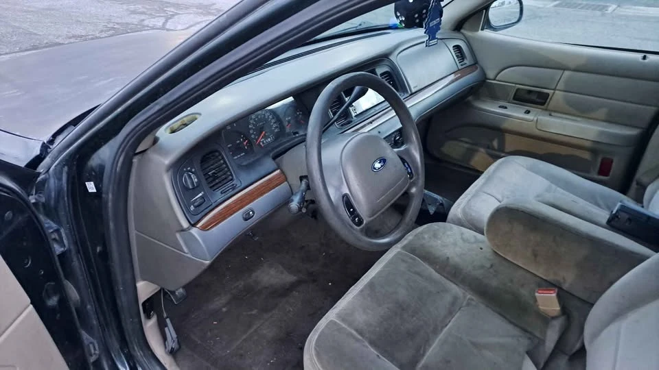 2003 Ford Crown Victoria - Image 8 of 9