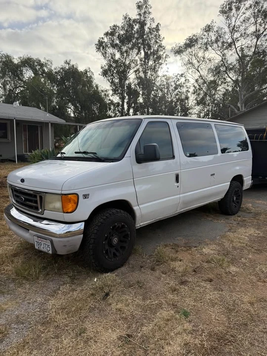 2003 Ford Econoline Van - Image 11 of 11