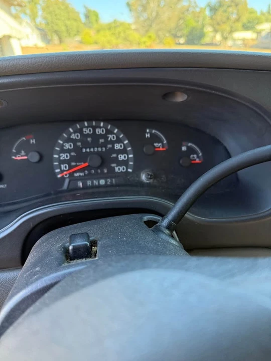 2003 Ford Econoline Van - Image 2 of 11