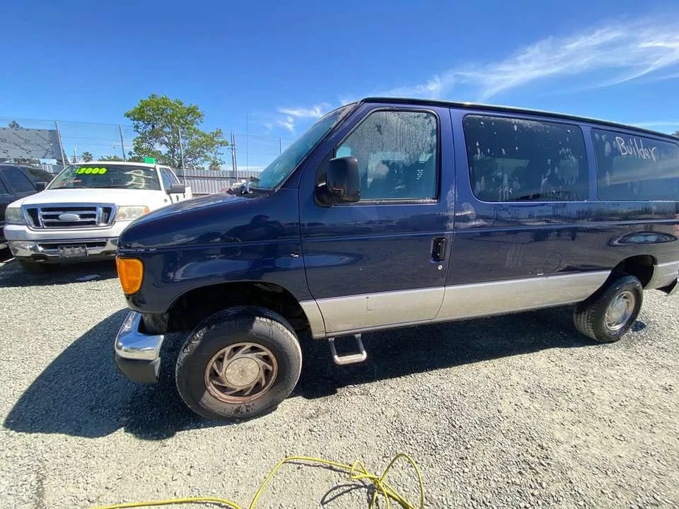 2003 Ford Econoline Van - Image 2 of 4