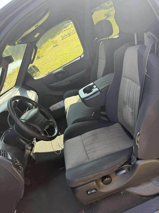 2003 Ford F-150 10th Gen - Image 2 of 3