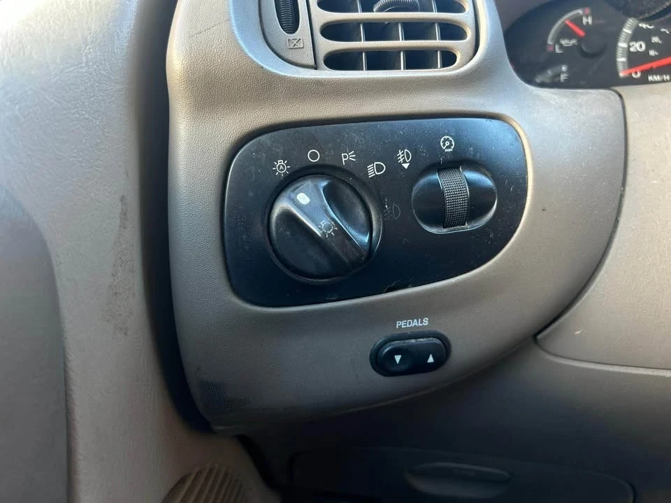 2003 Ford F-150 10th Gen - Image 19 of 20