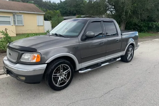 2003 Ford F-150 SuperCrew Cab Lariat