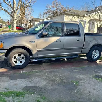 2003 Ford F-150 SuperCrew Cab XLT