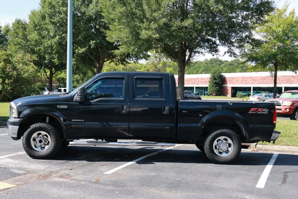 2003 Ford Super Duty 1st Gen - Image 2 of 12