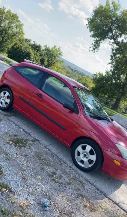 2003 Ford Focus 1st Gen - Image 2 of 13